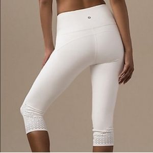 Lululemon anew crop 21" white Hi-Rise